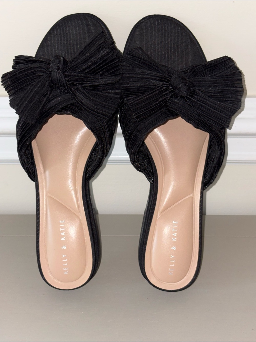 Kelly & Katie Black Bow Slide Sandals